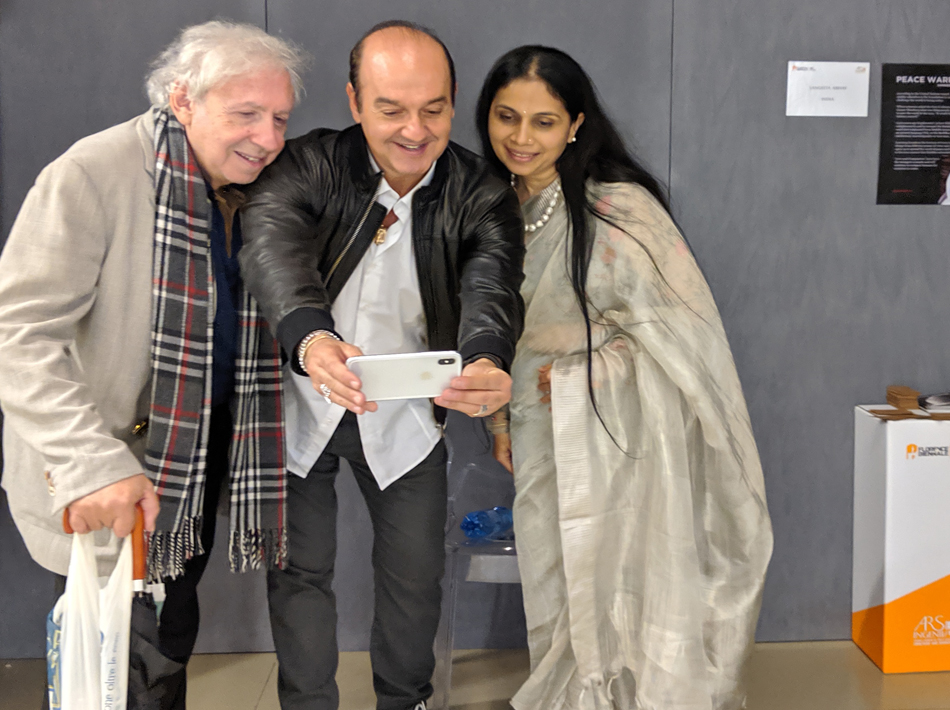 Sangeetha Abhay Selfi With her Sculpture Visitors in Florence Biennale